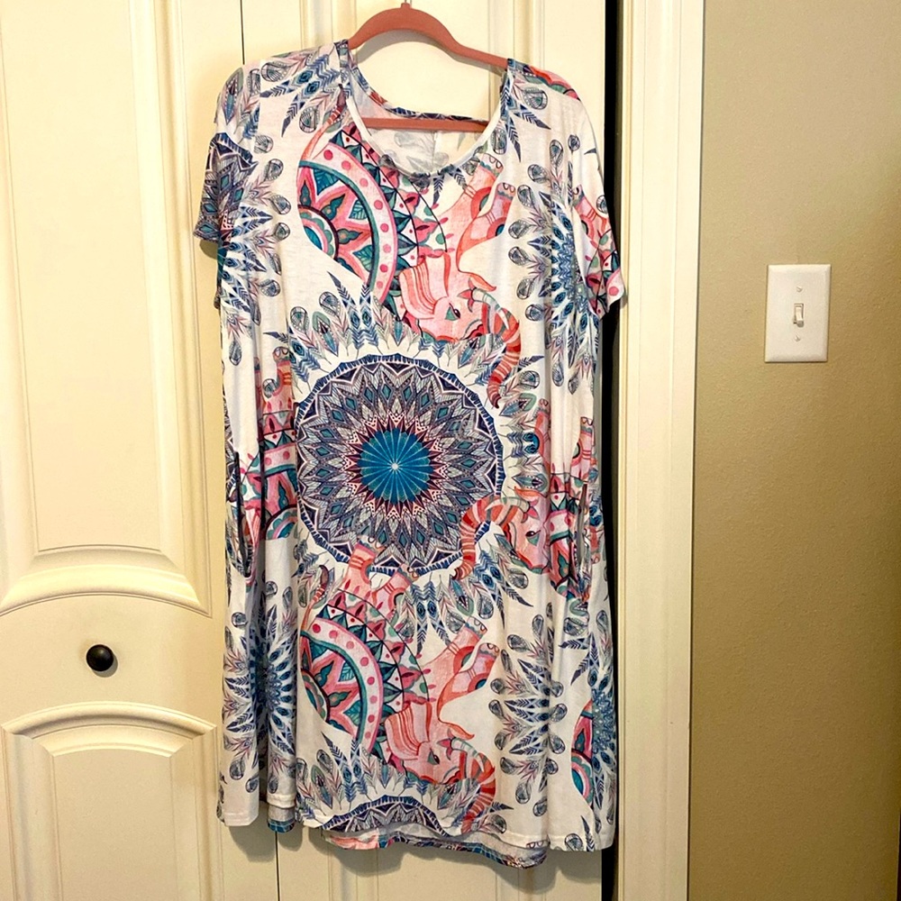 Multicolored dress with pockets